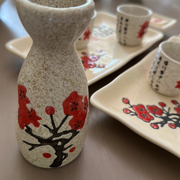 New Japanese sake set with trays - Picture 2 of 4